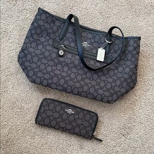 Coach purse and wallet